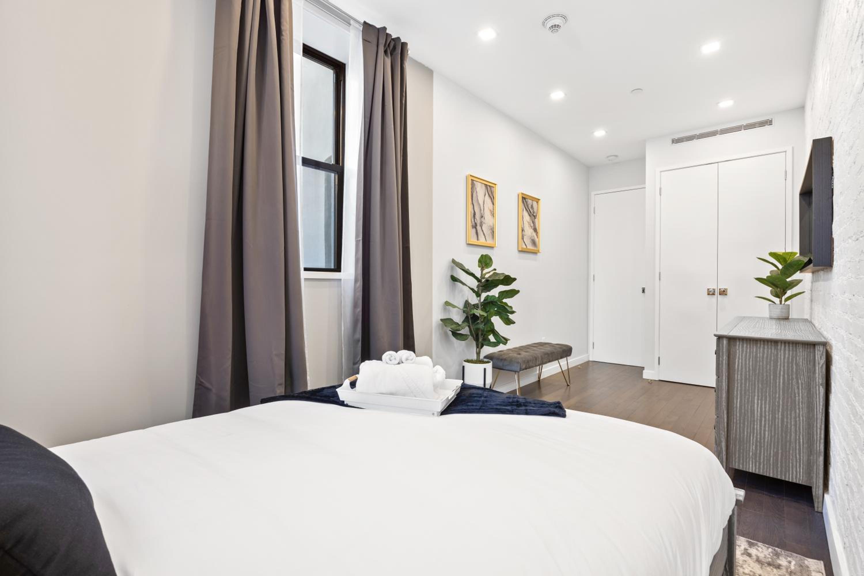 SWJ Whole Bldg - Largest Place in NYC_21 Beds_6 apts
