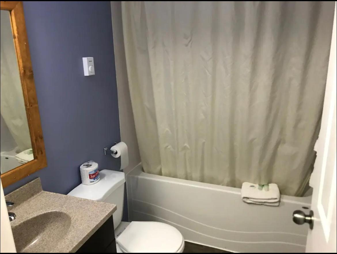 Brandon Vacations - The little chalet motel - Property Image 3