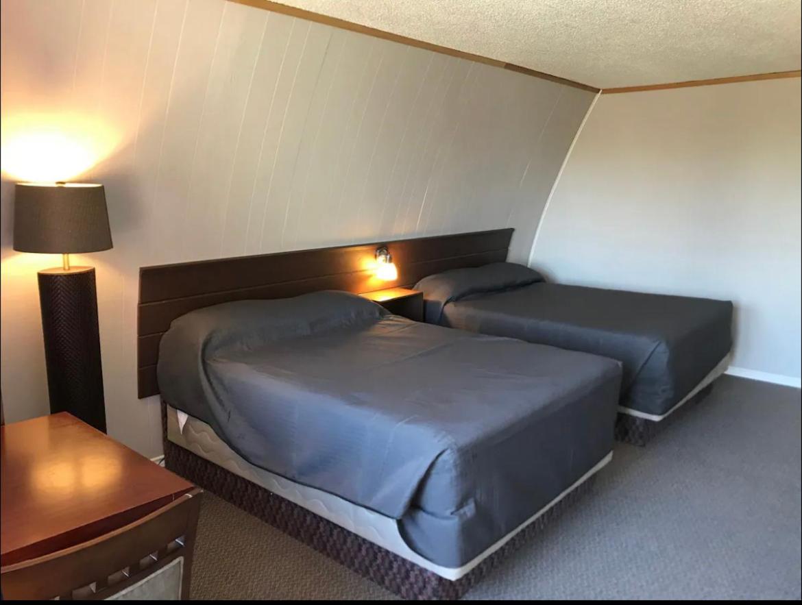 Brandon Vacations - The little chalet motel - Property Image 5