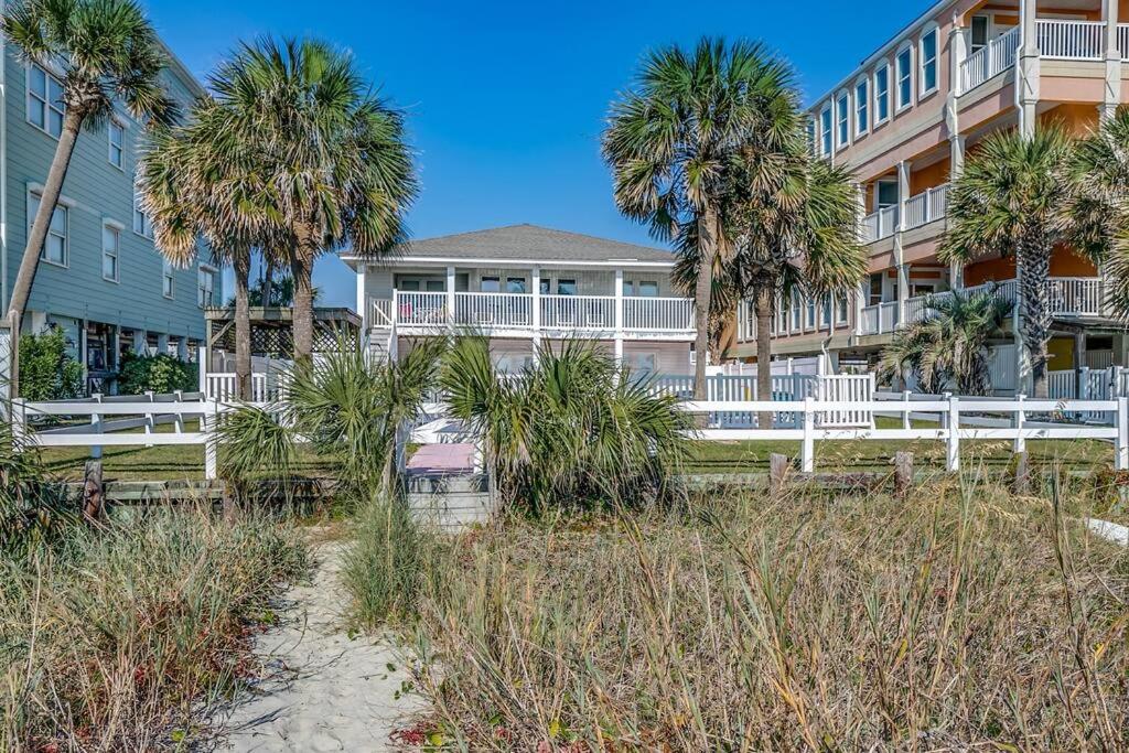 Hotel Lavish Accessible, On Ocean, 4 King Beds, Huge Private Pool, Yard, Spa, Patio, BBQ, & Game Tables - Image 1