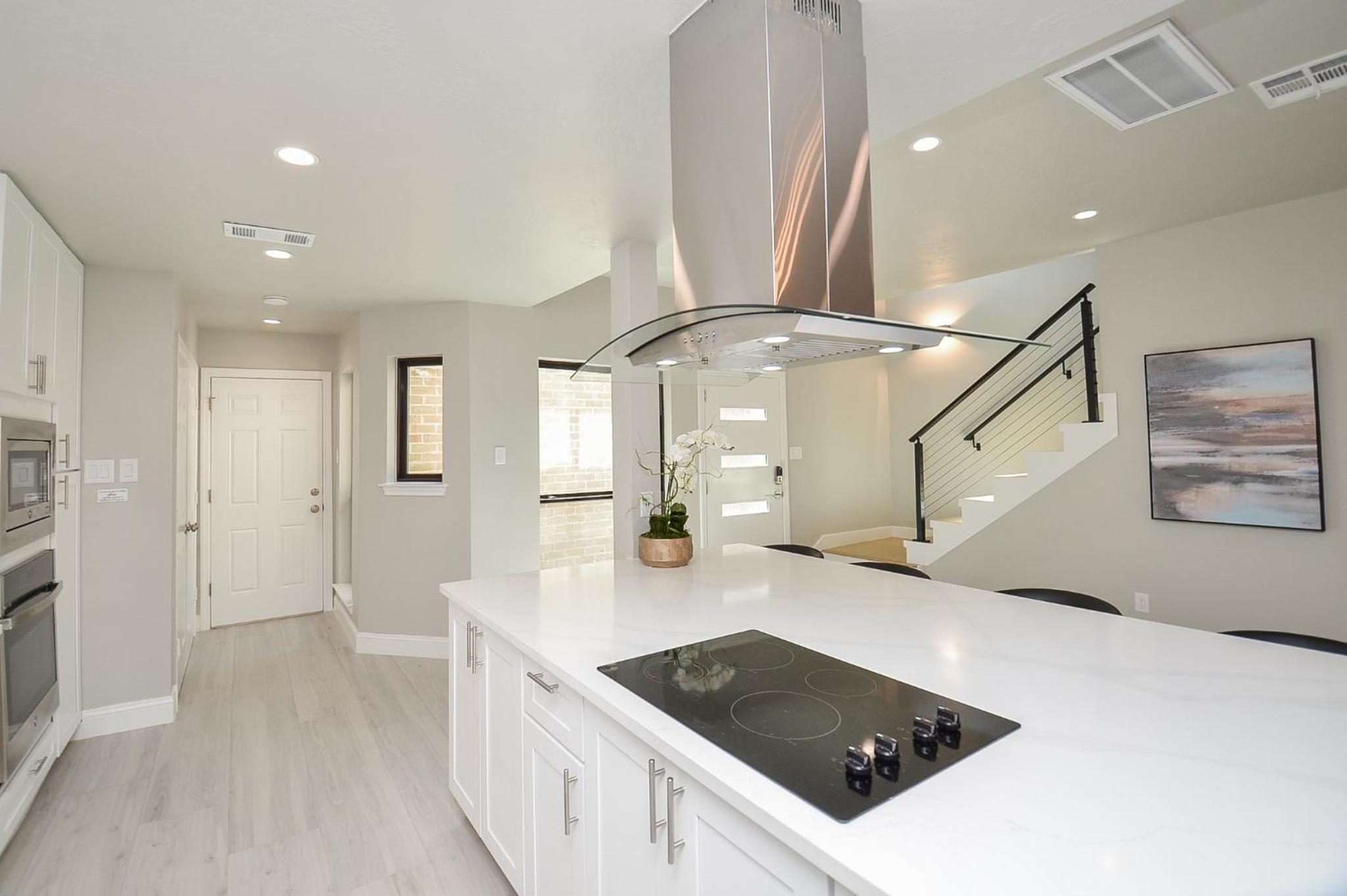 Metro Family Getaway 3 Bedroom 3 Bathroom view 4