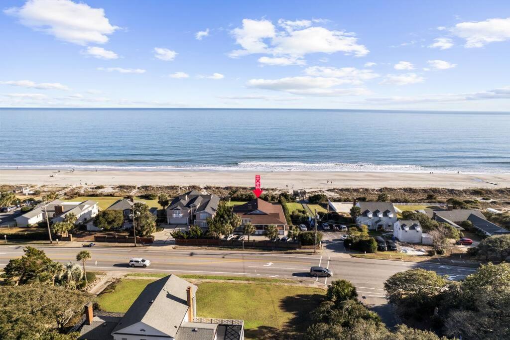 Posh Ocean Front: Huge Private Pool, Yard, Spa, Patio & Deck, BBQ, Game Room with 4 En-Suite Bathrooms view 5