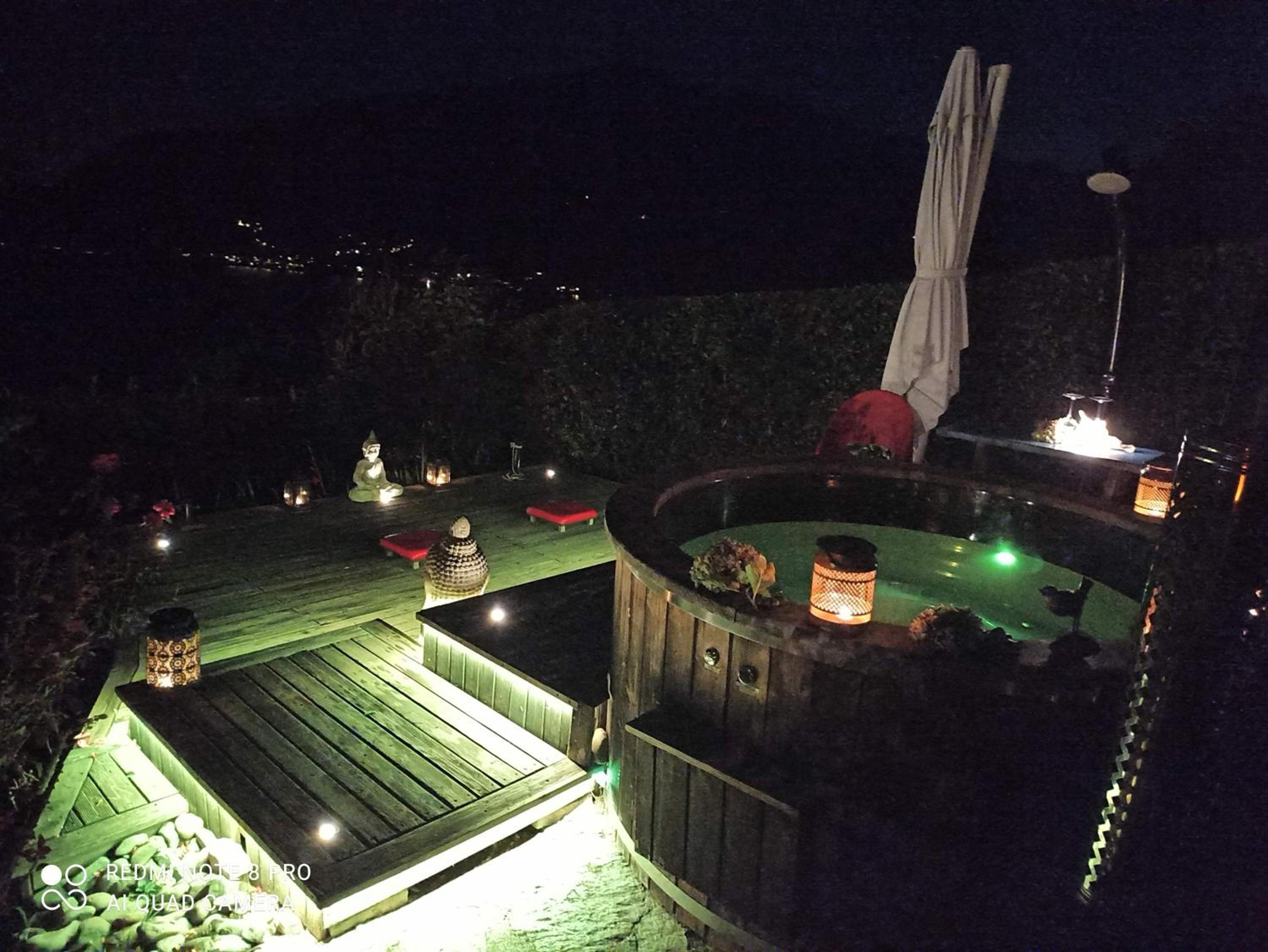 Private Eco Retreat for two -Pool- Spa - Hot Tub - Design and Lake View view 3