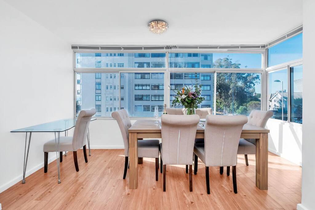 Oceanfront Apartment in Seapoint view 3