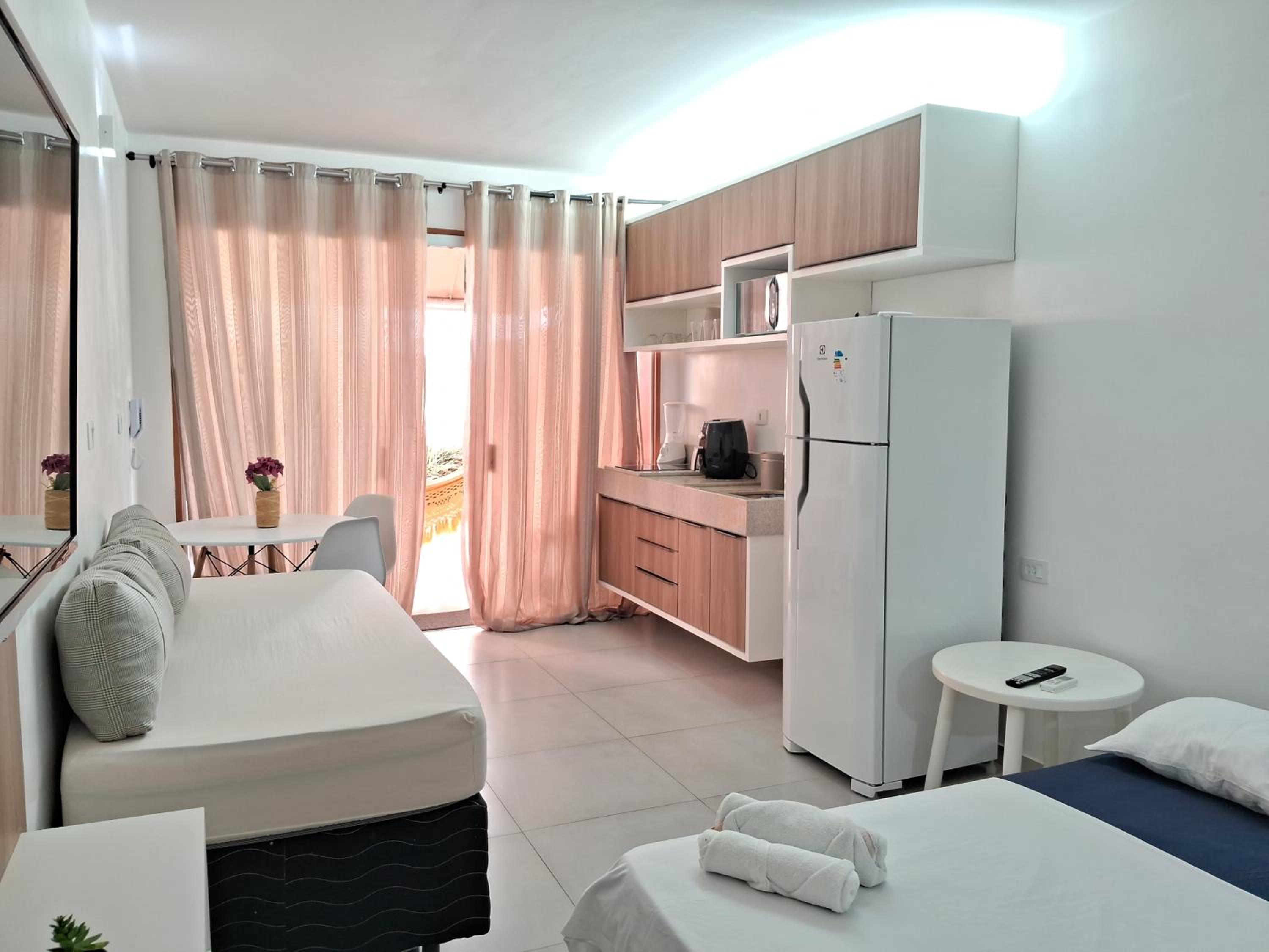FLAT ENCANTADOR A UM PASSO DA PRAIA