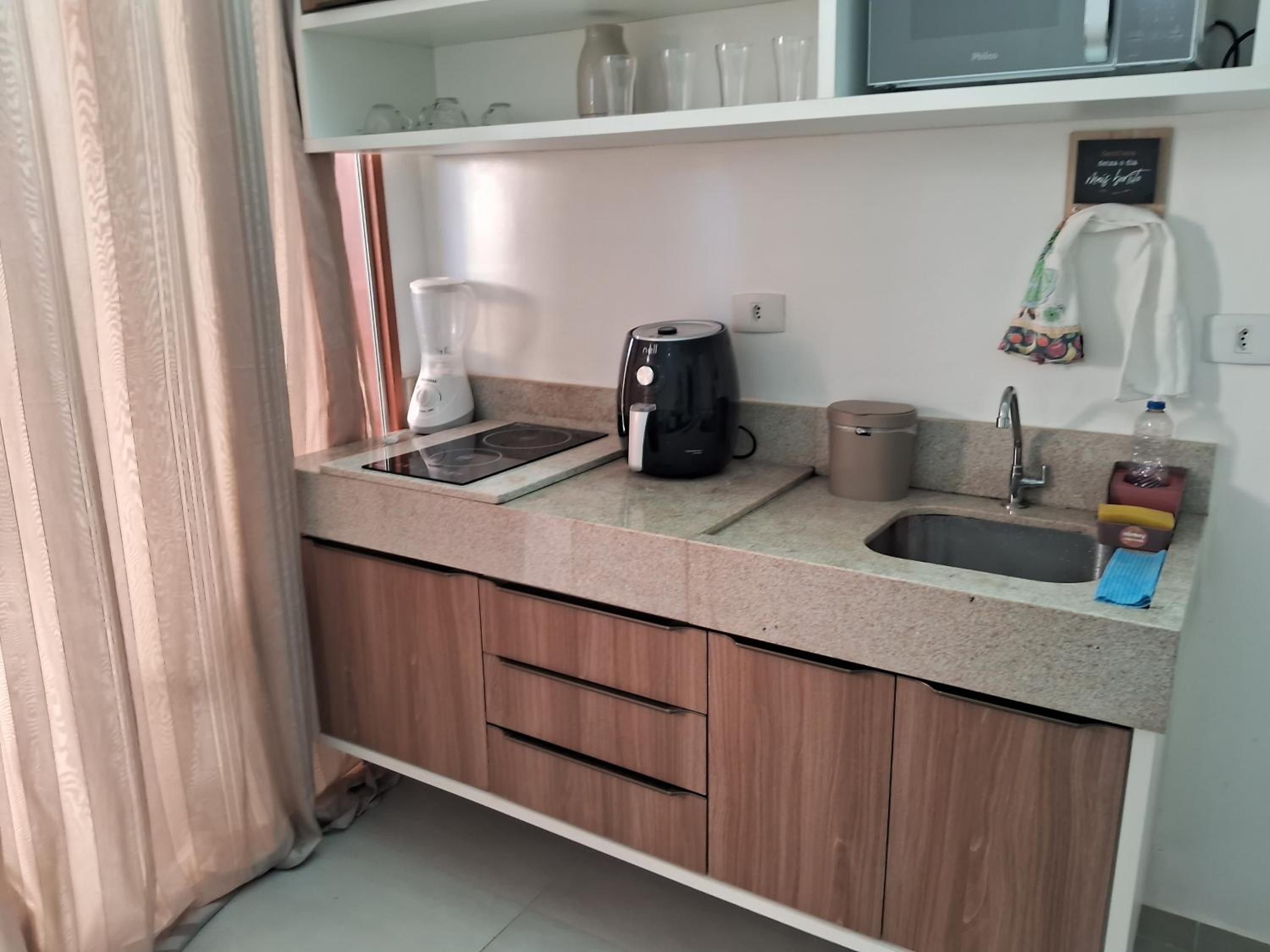 FLAT ENCANTADOR A UM PASSO DA PRAIA