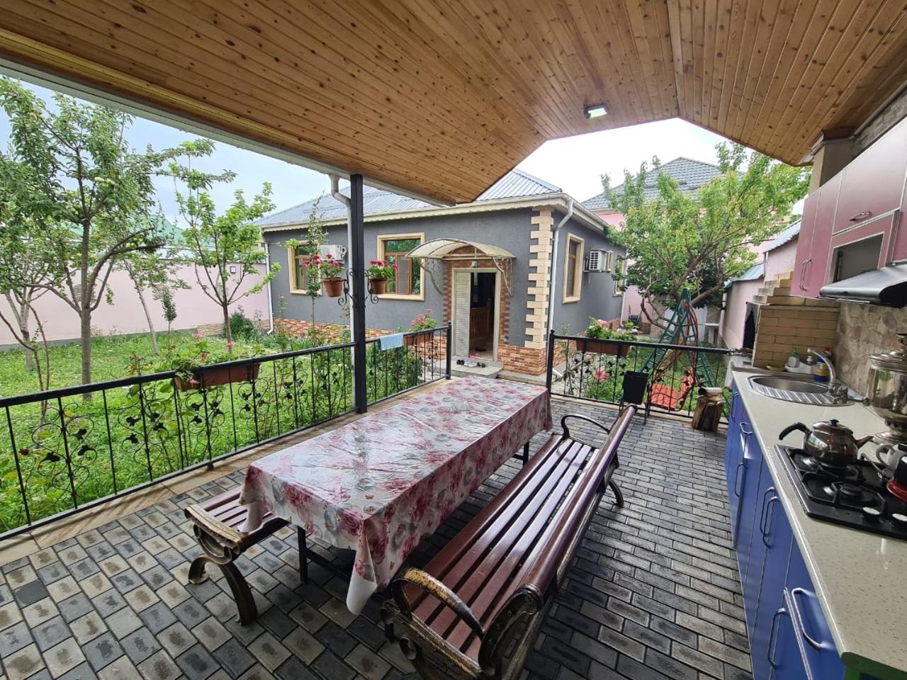 Elnr Small swing pool villa