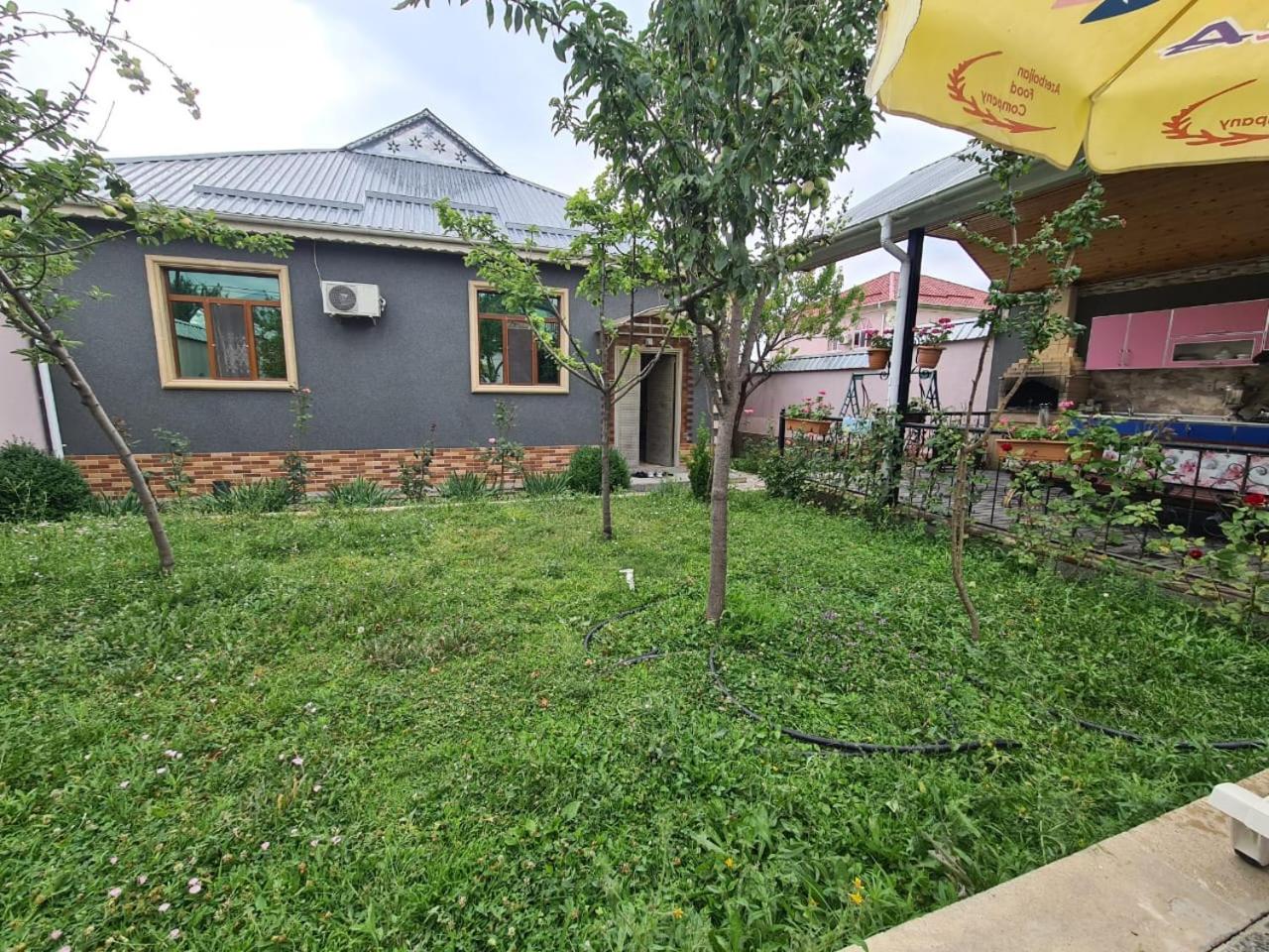 Elnr Small swing pool villa