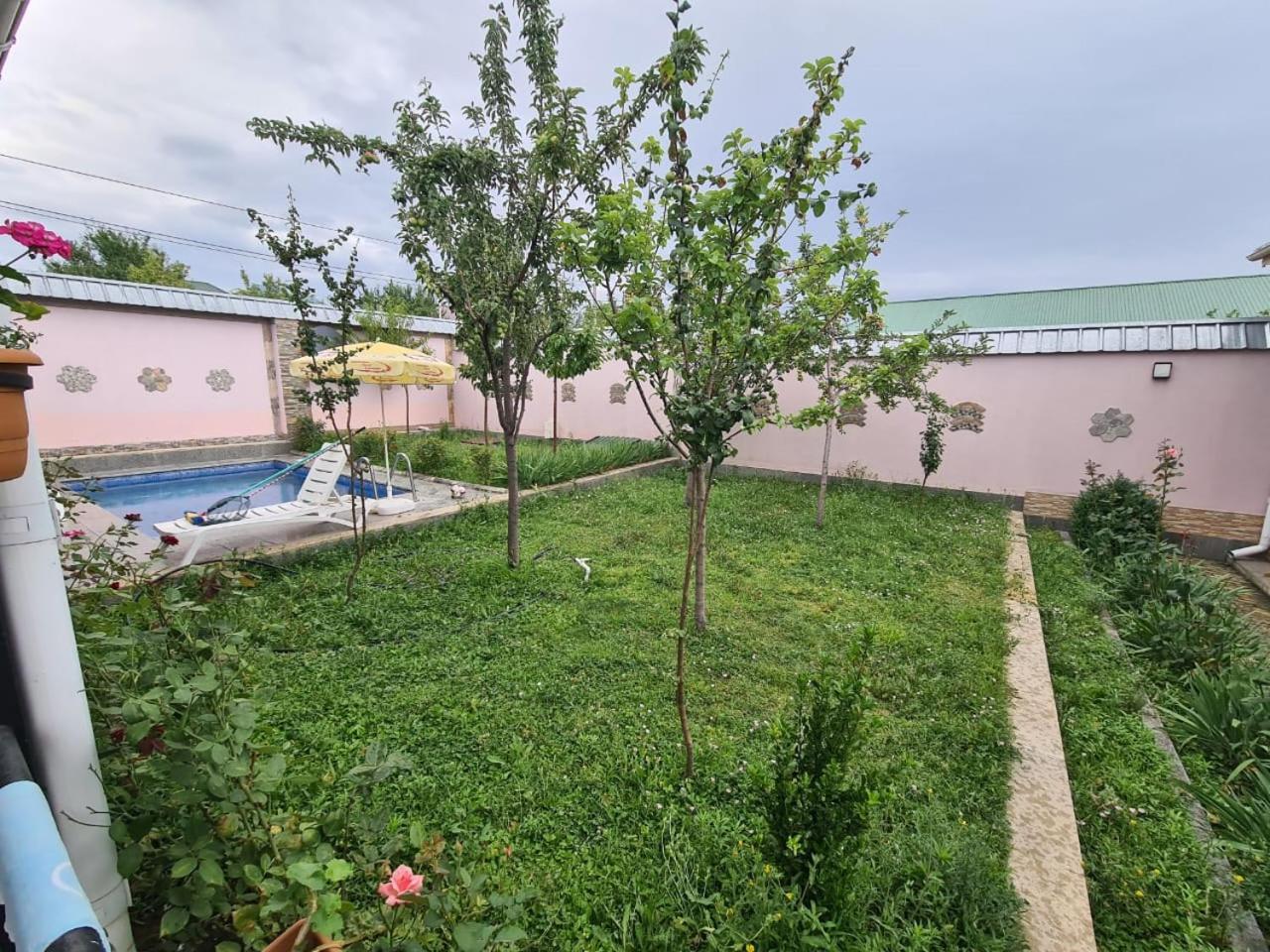 Elnr Small swing pool villa
