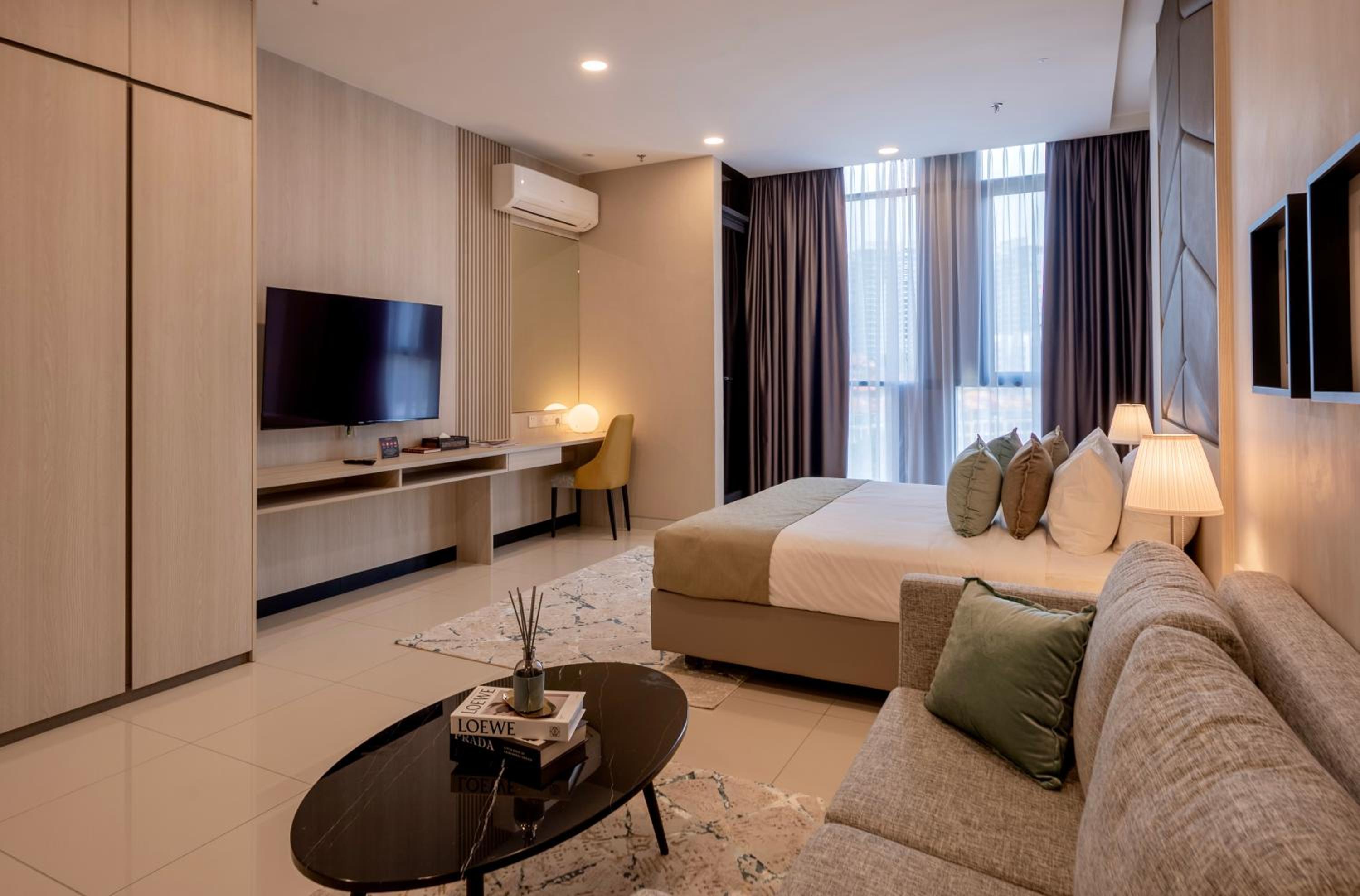 Societe Suite by Lyfehaus
