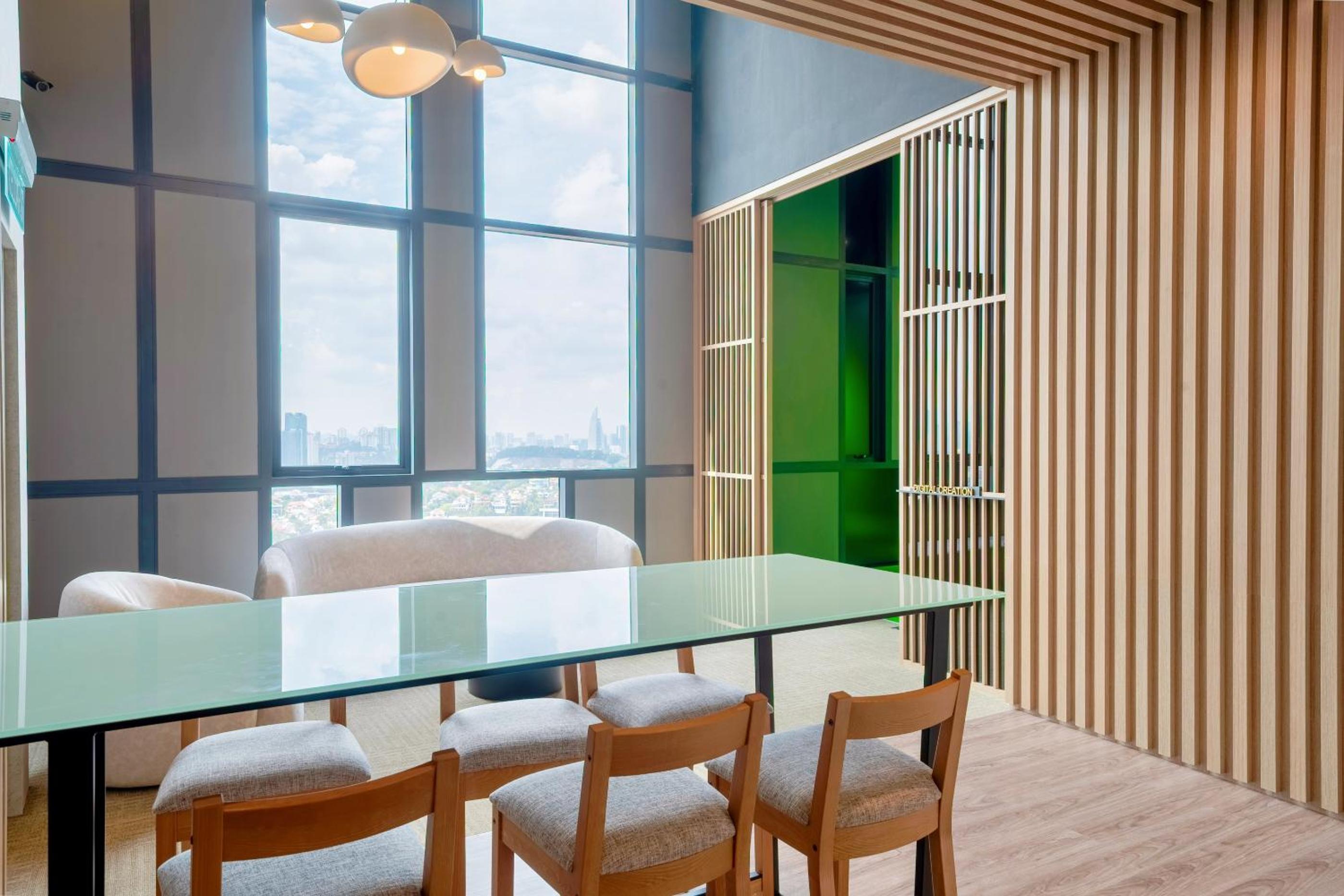 Societe Suite by Lyfehaus