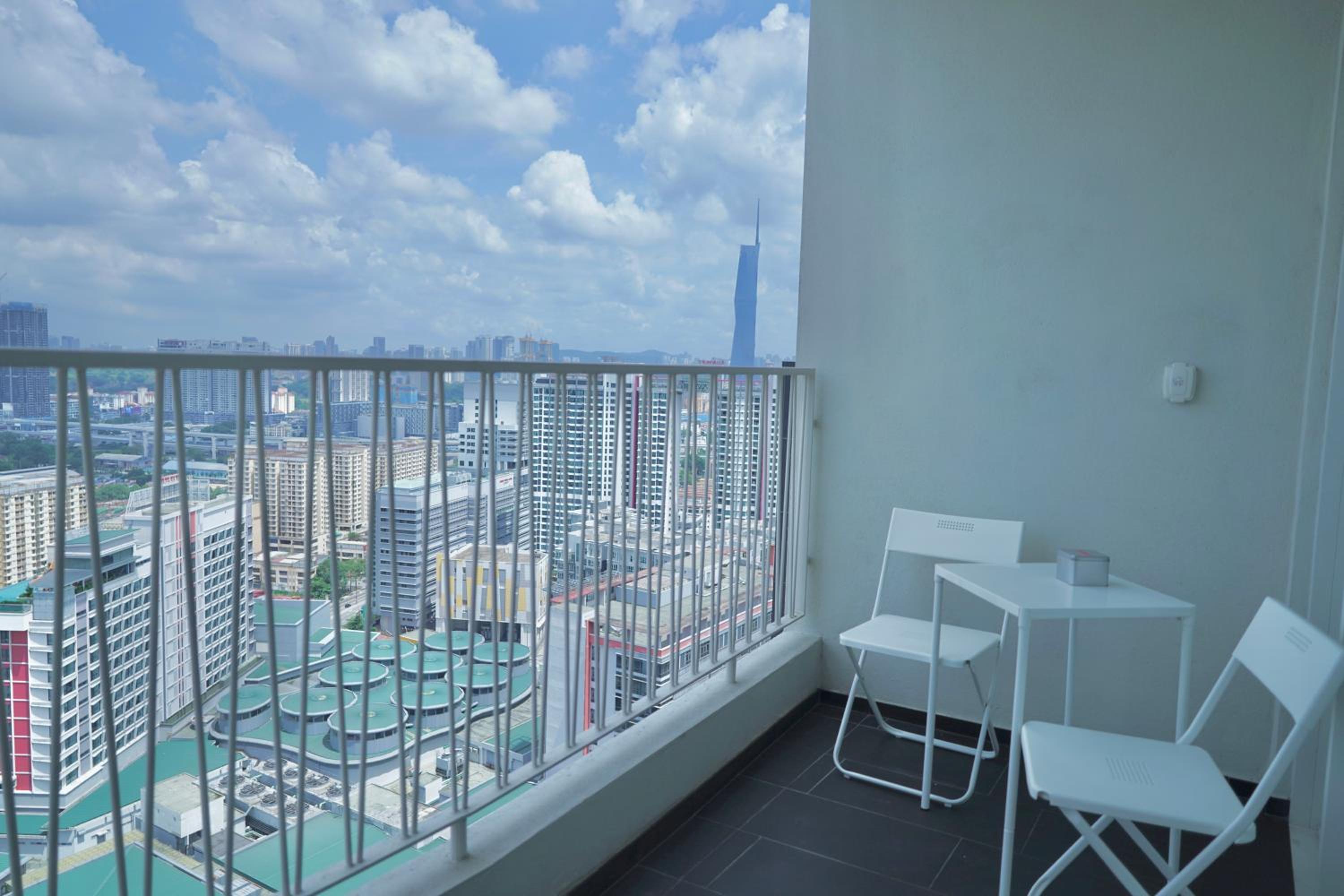 UNA Serviced Apartment by manatidur