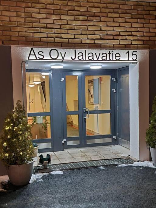 Tilava kolmio upealla järvinäköalalla 3h+k