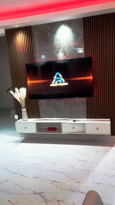 Yakimel Villa Airbnb