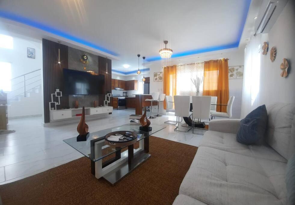 Yakimel Villa Airbnb