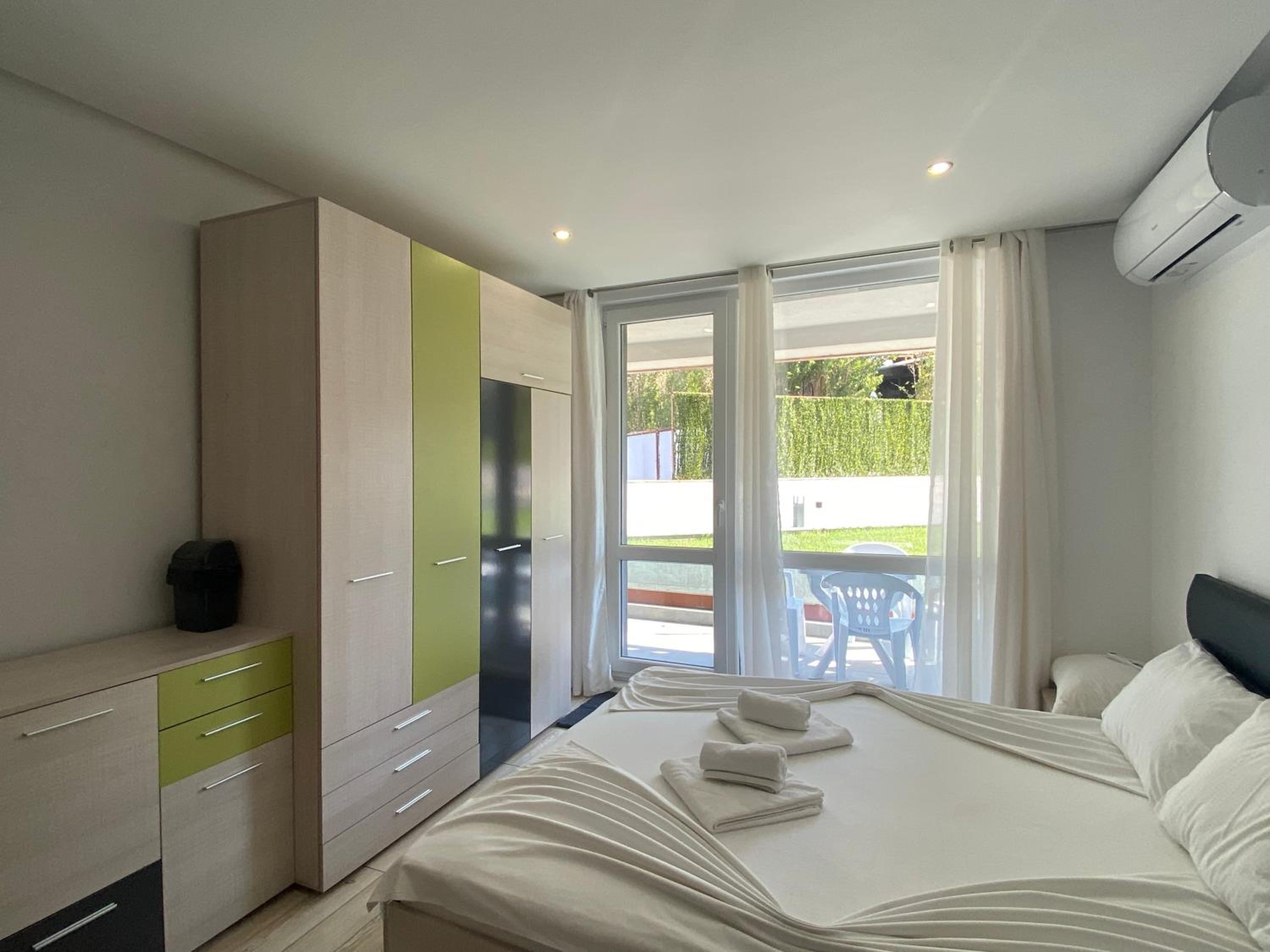 PARADISO 'В' 111 Large Apartment Nessebar