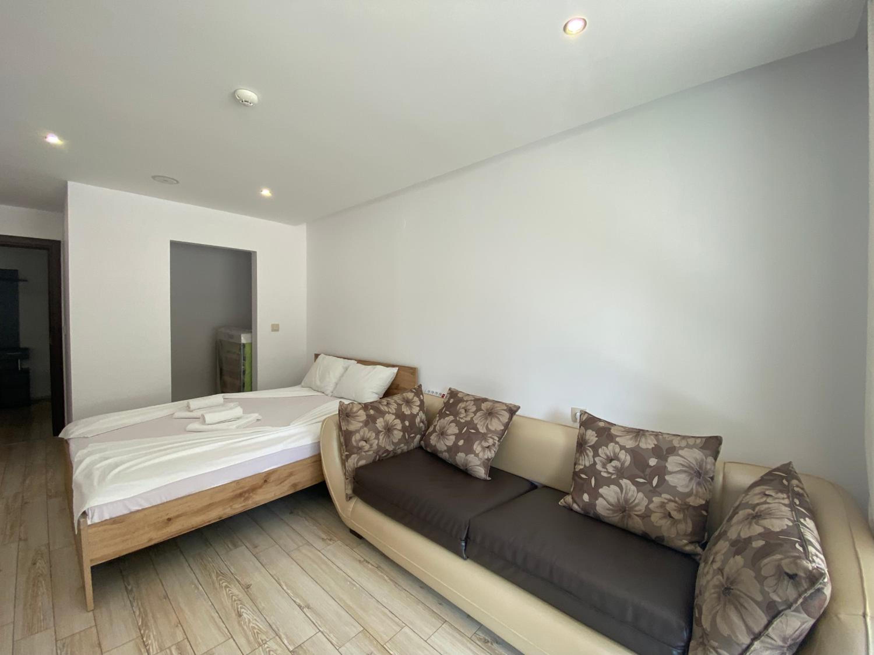 PARADISO 'В' 111 Large Apartment Nessebar