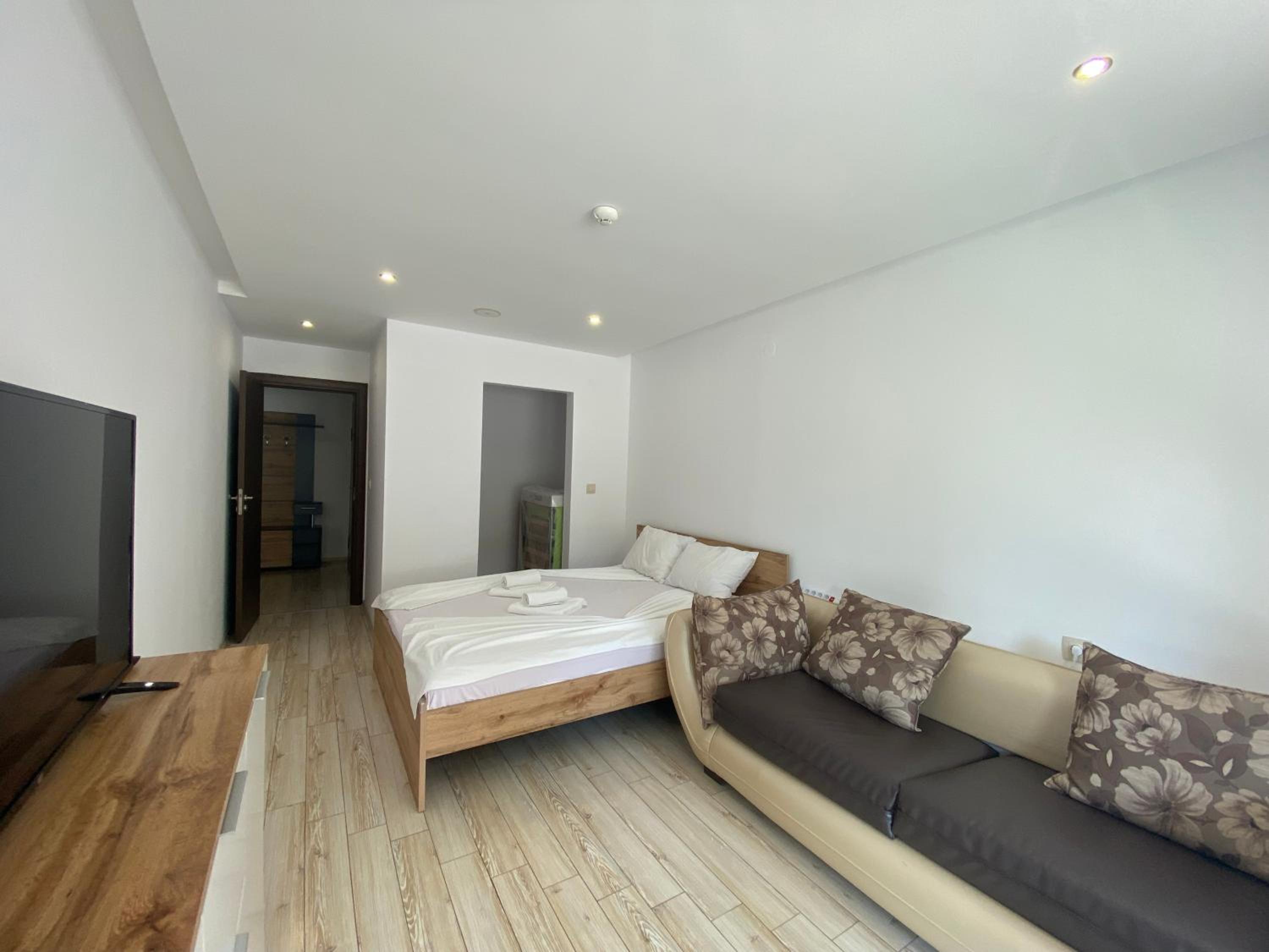 PARADISO 'В' 111 Large Apartment Nessebar
