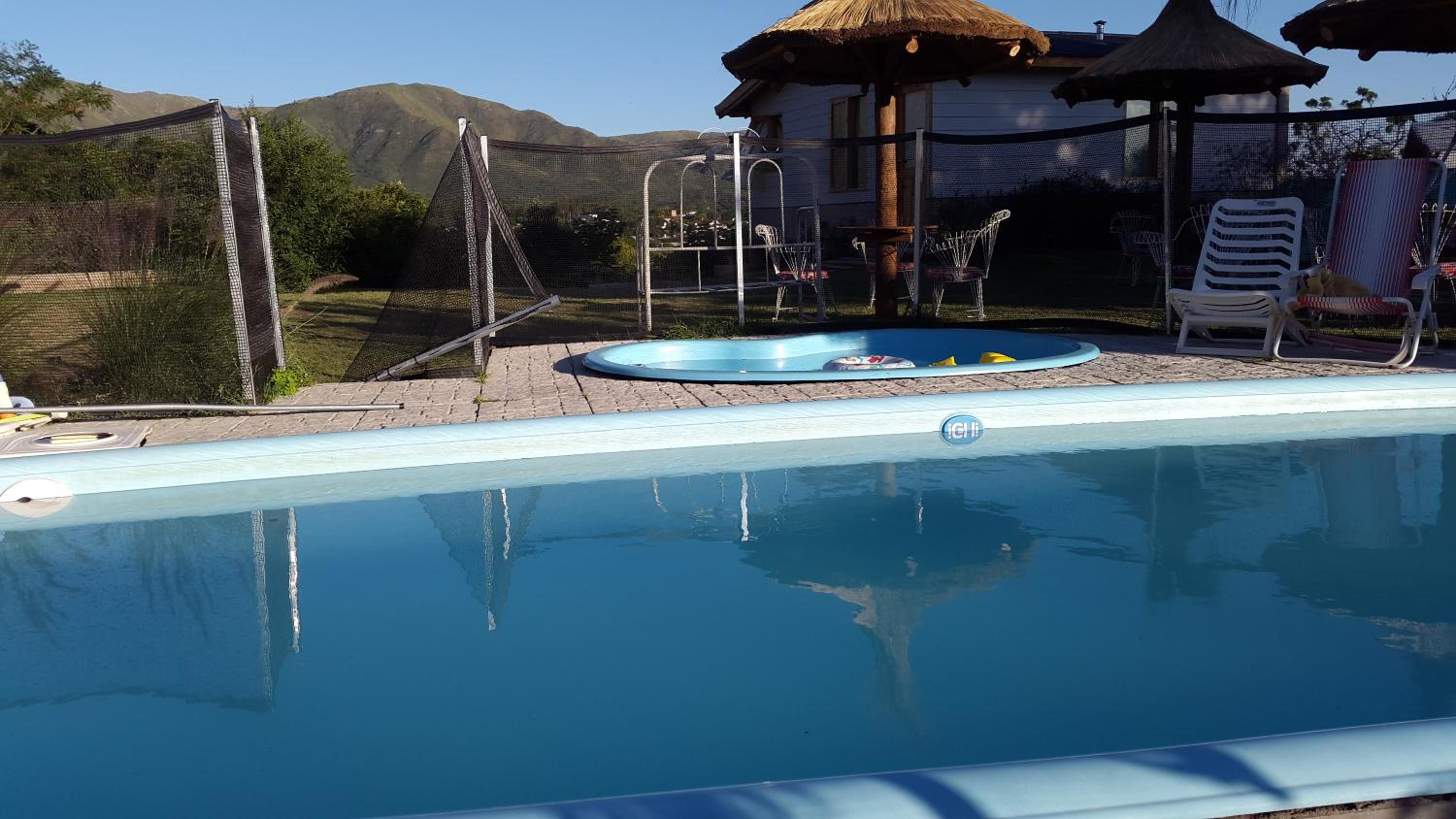 Altos del Pucara Piscina Climatizada vista a las sierras juegos Huerta Orgánica