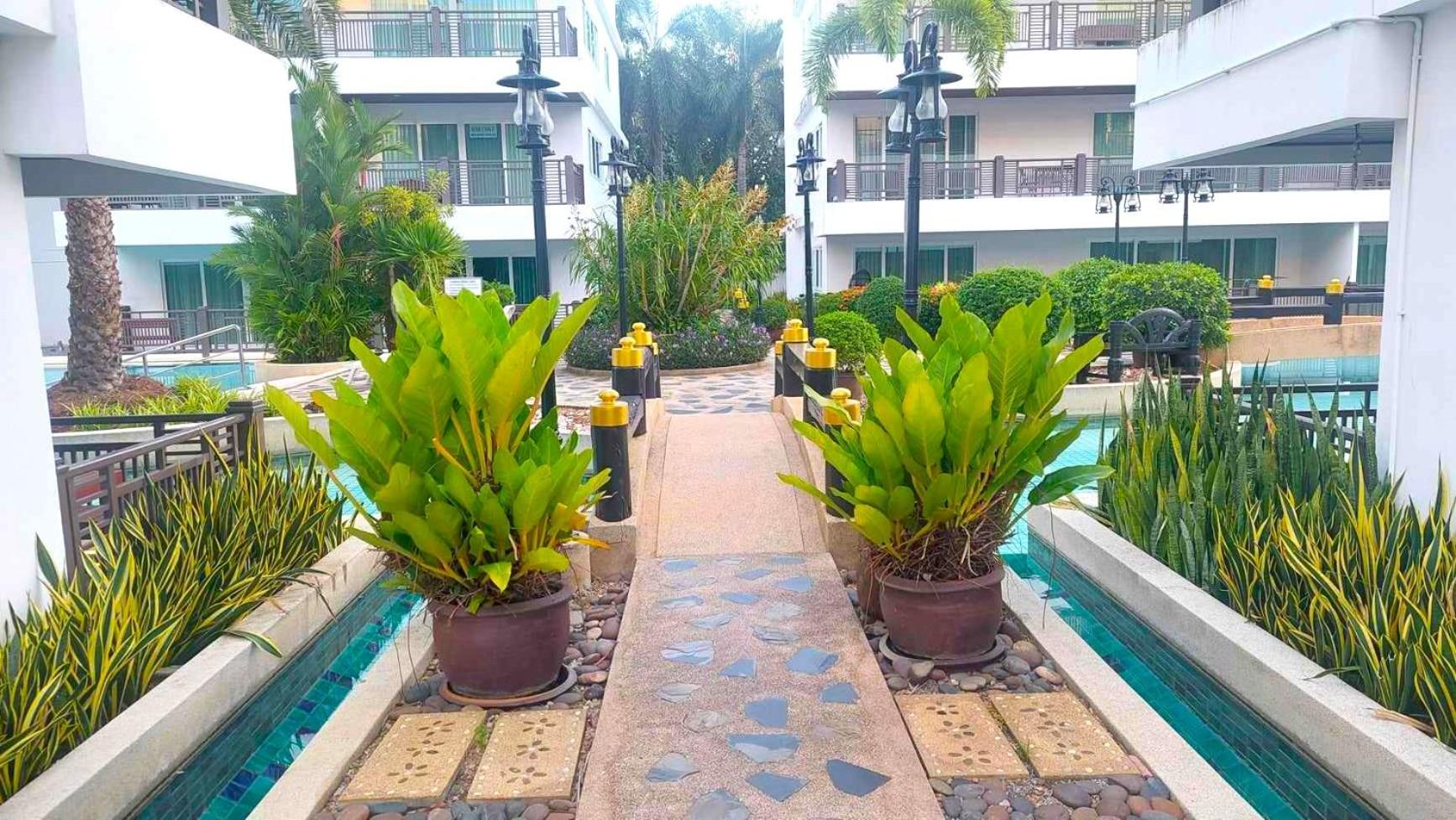 Beachfront Apartment with Balcony, Sea View & Pool View - Cha Am - Hua Hin