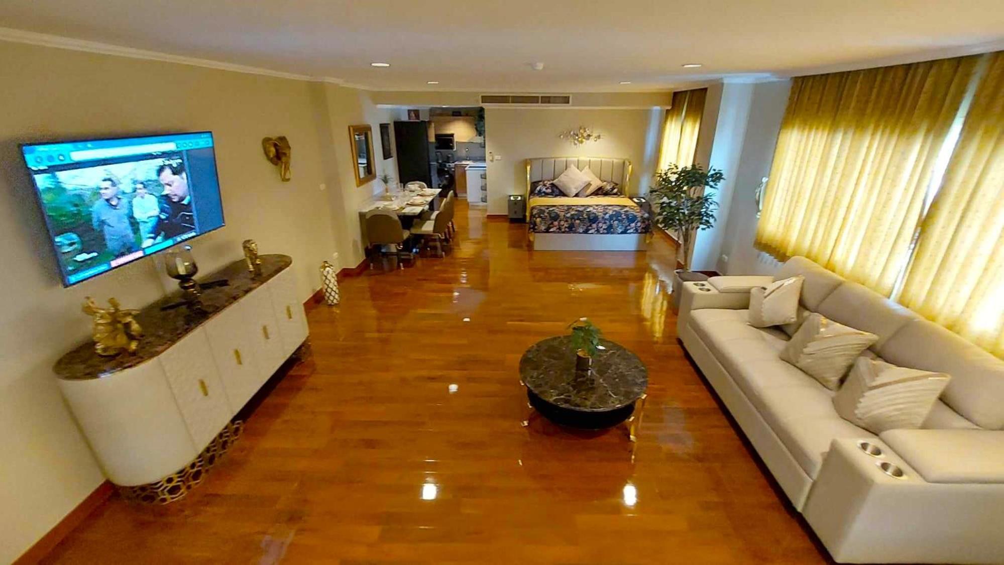 Beachfront Apartment with Balcony, Sea View & Pool View - Cha Am - Hua Hin