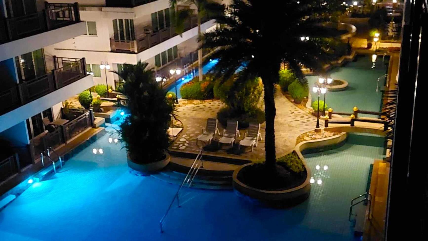 Beachfront Apartment with Balcony, Sea View & Pool View - Cha Am - Hua Hin