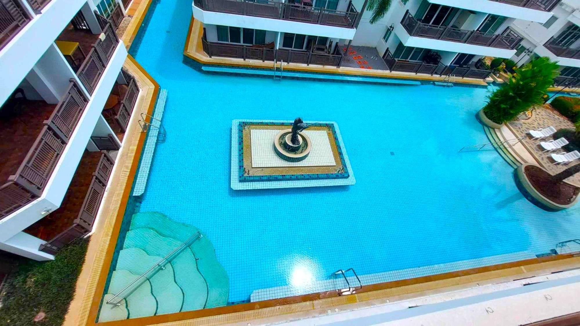 Beachfront Apartment with Balcony, Sea View & Pool View - Cha Am - Hua Hin