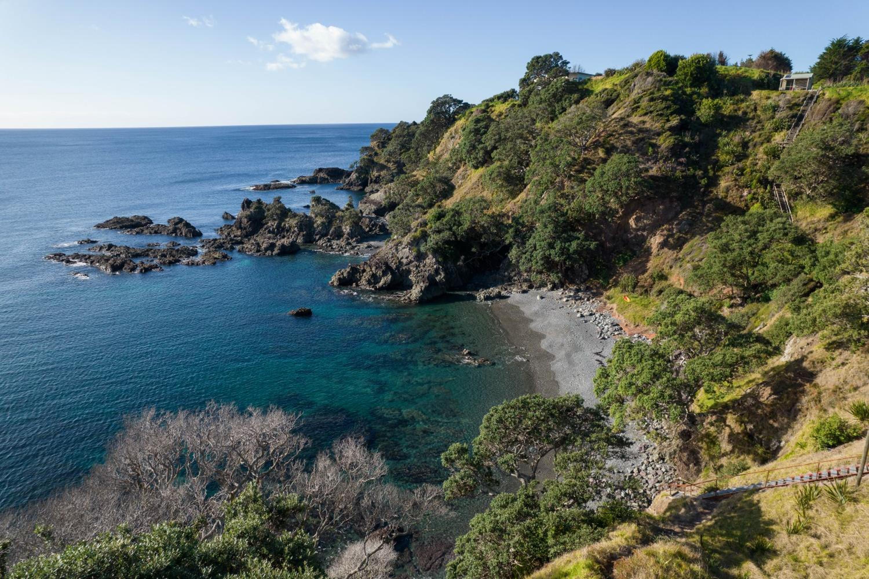 Seascape Cottage - Mahinepua Bay Clifftop Retreat view 2