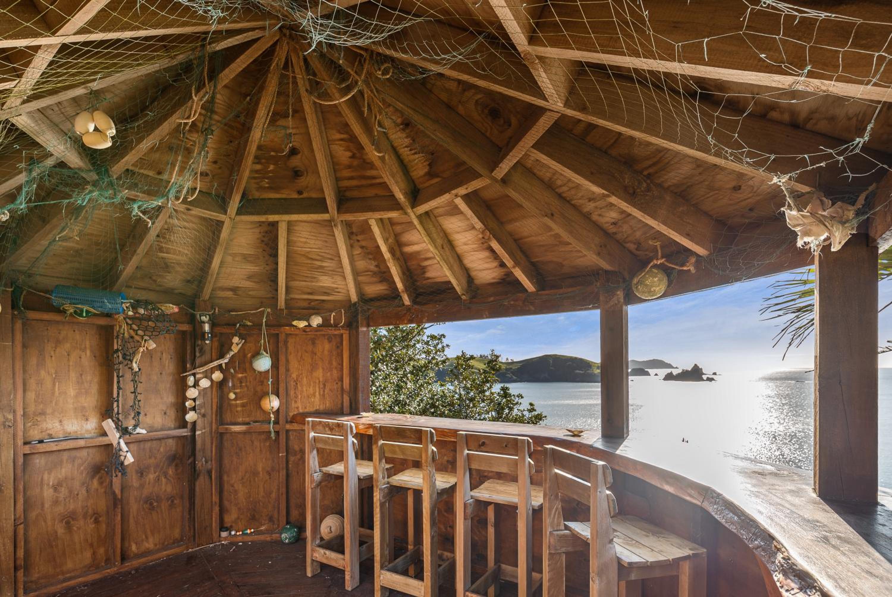 Seascape Point - Mahinepua Bay Clifftop Retreat view 5