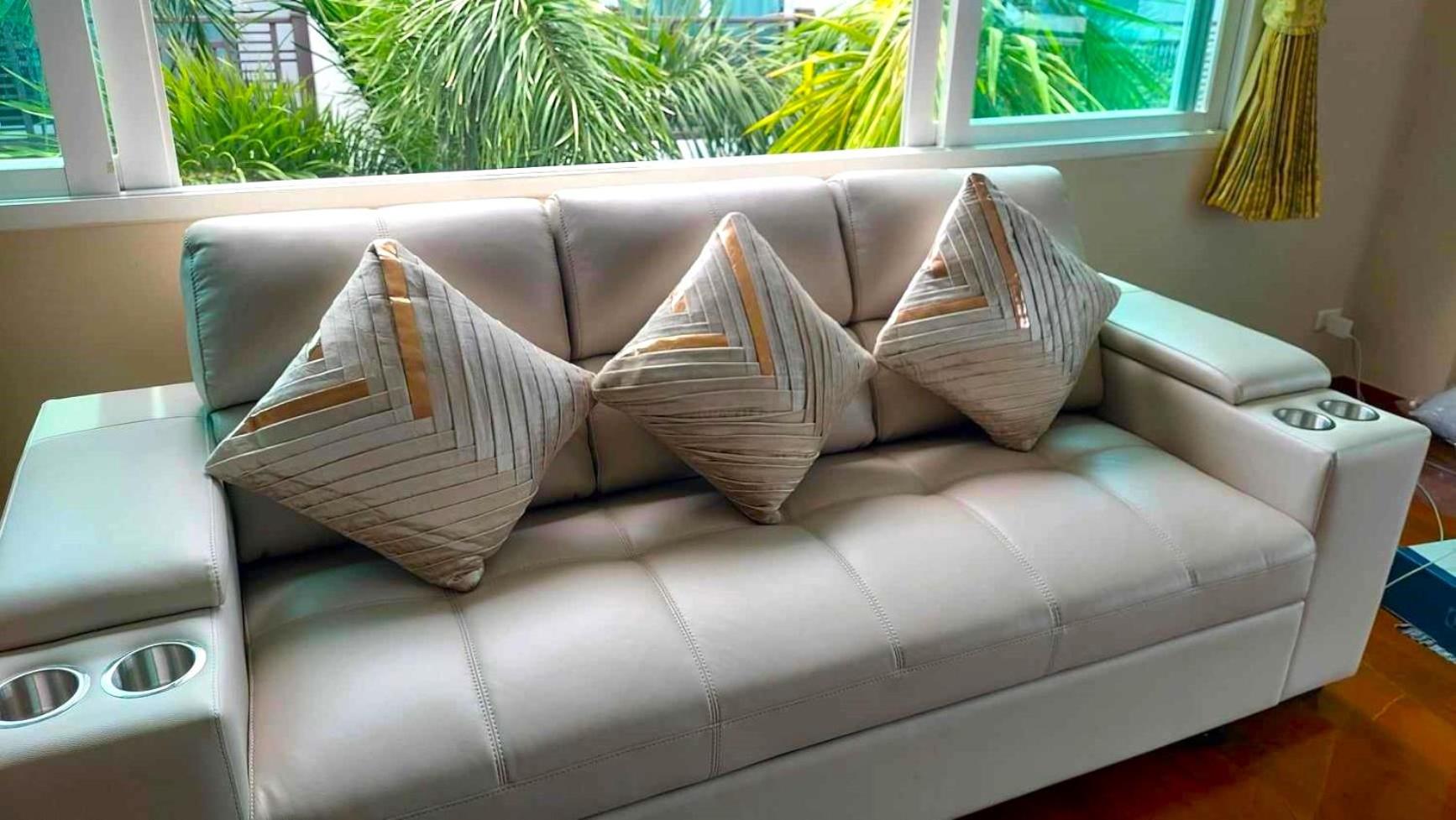 Beachfront Apartment with Balcony, Sea View & Pool View - Cha Am - Hua Hin