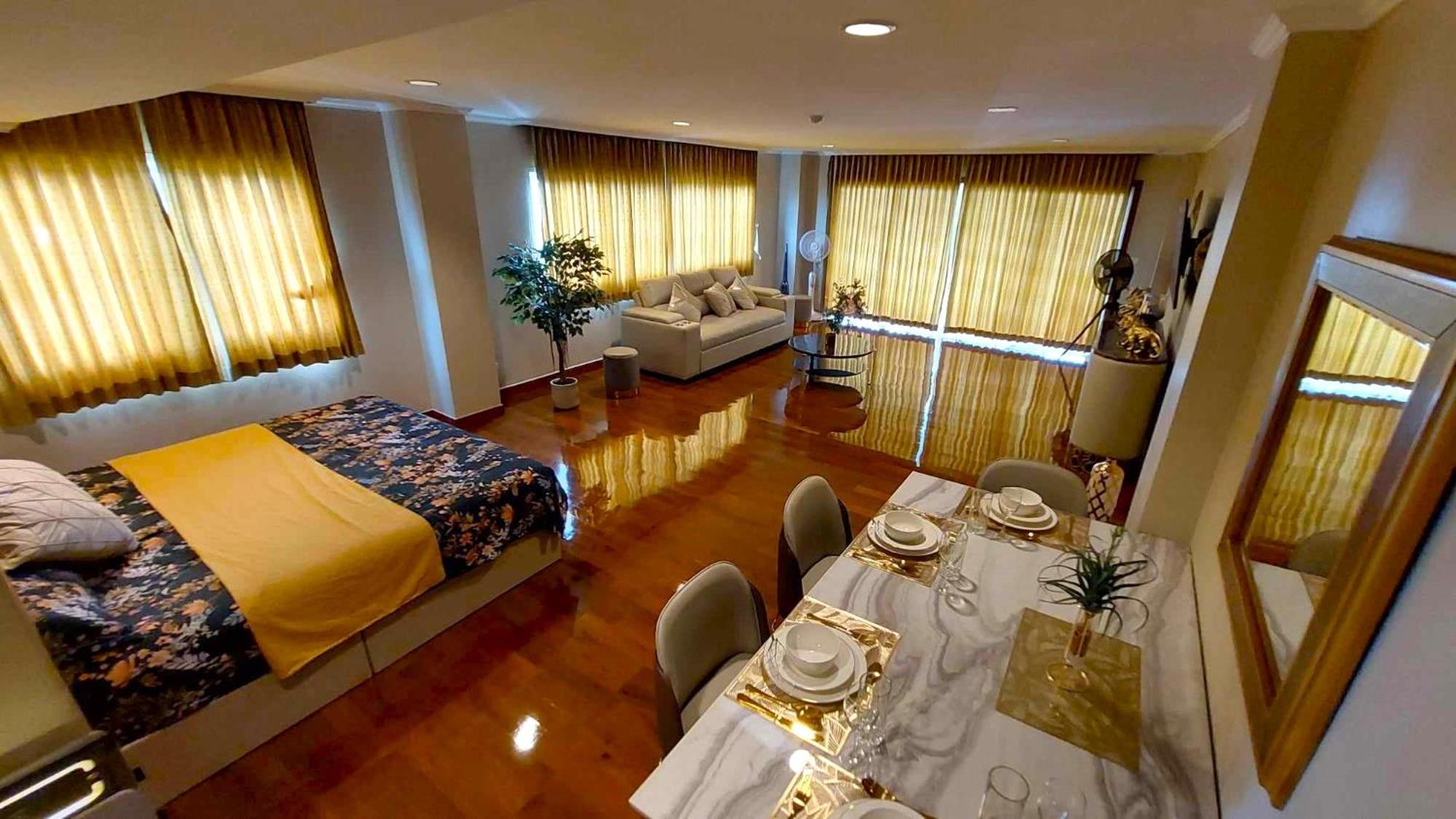 Beachfront Apartment with Balcony, Sea View & Pool View - Cha Am - Hua Hin
