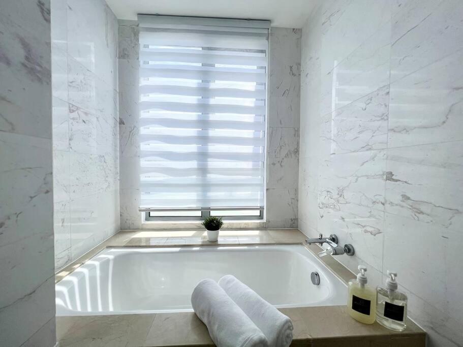 Silversc@pe Melaka Seaview 2Room/5pax/Bathub/tvbox photo 5