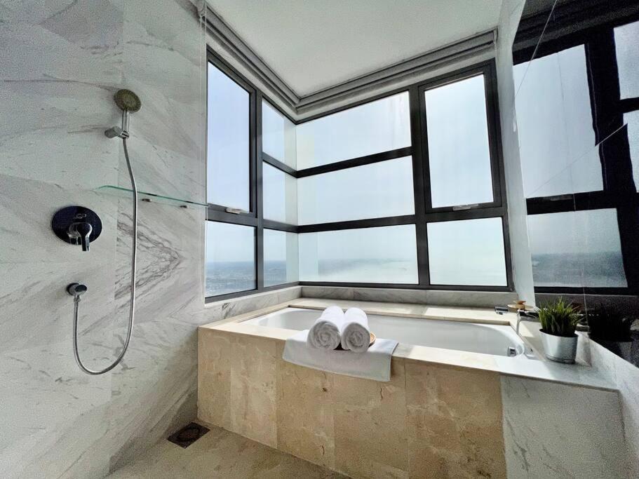 Melaka Silverscape Stay -3room/8pax/55'tv/TV-Box photo 3
