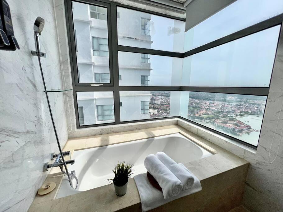 Melaka Silverscape Stay -3room/8pax/55'tv/TV-Box photo 6