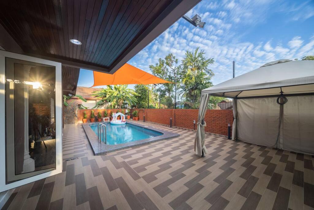 VillaNo23 - 4 Bedrooms with Private Pool BBQ