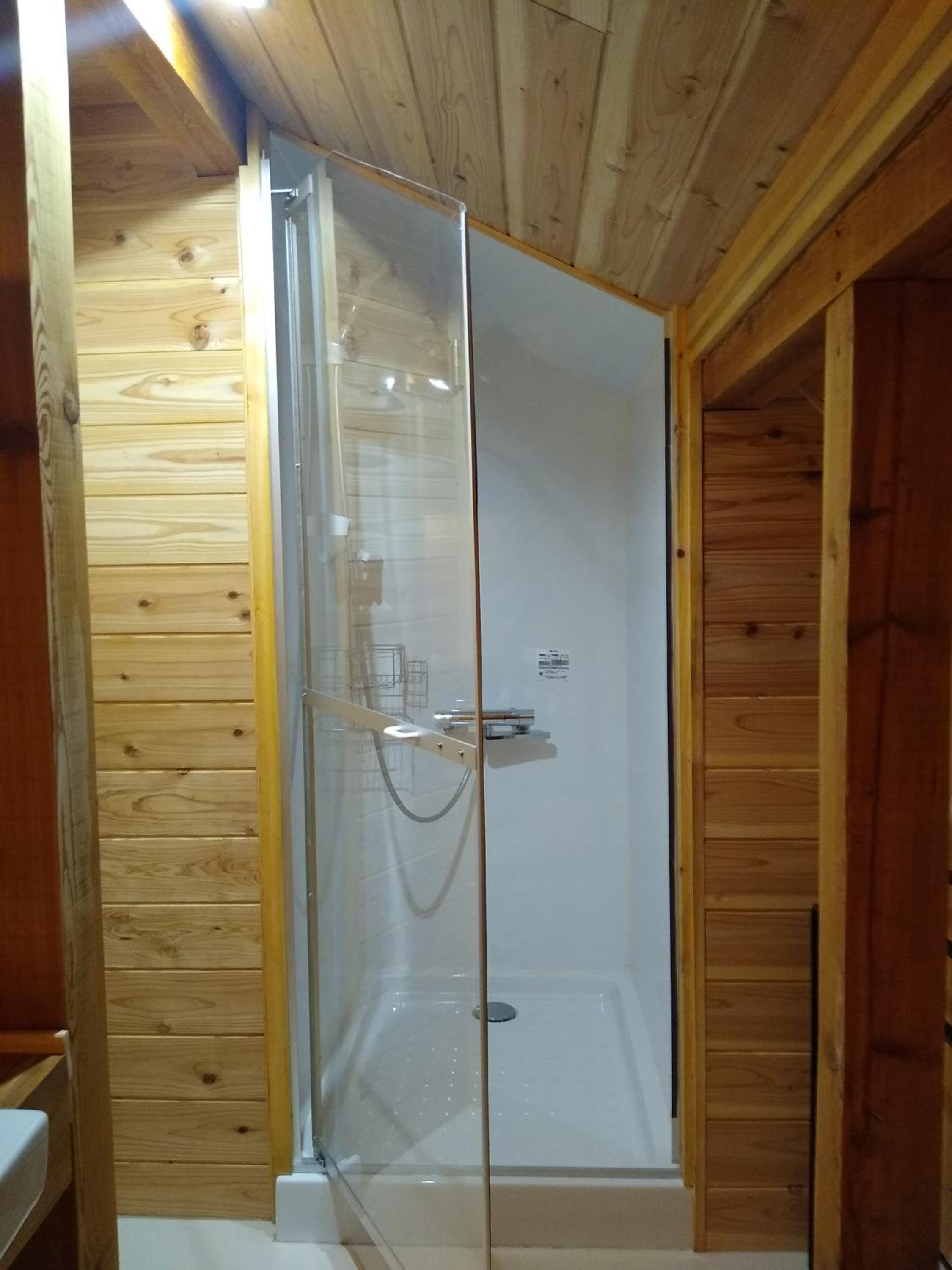 Robin's Lodge