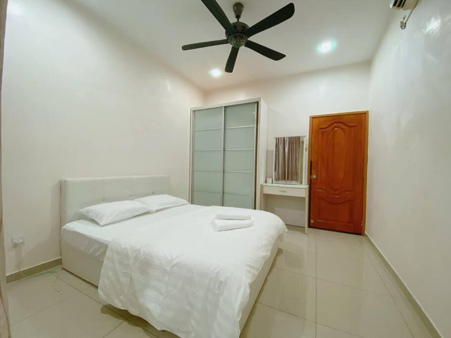 A05 Tebrau Austin In Desa Tebrau