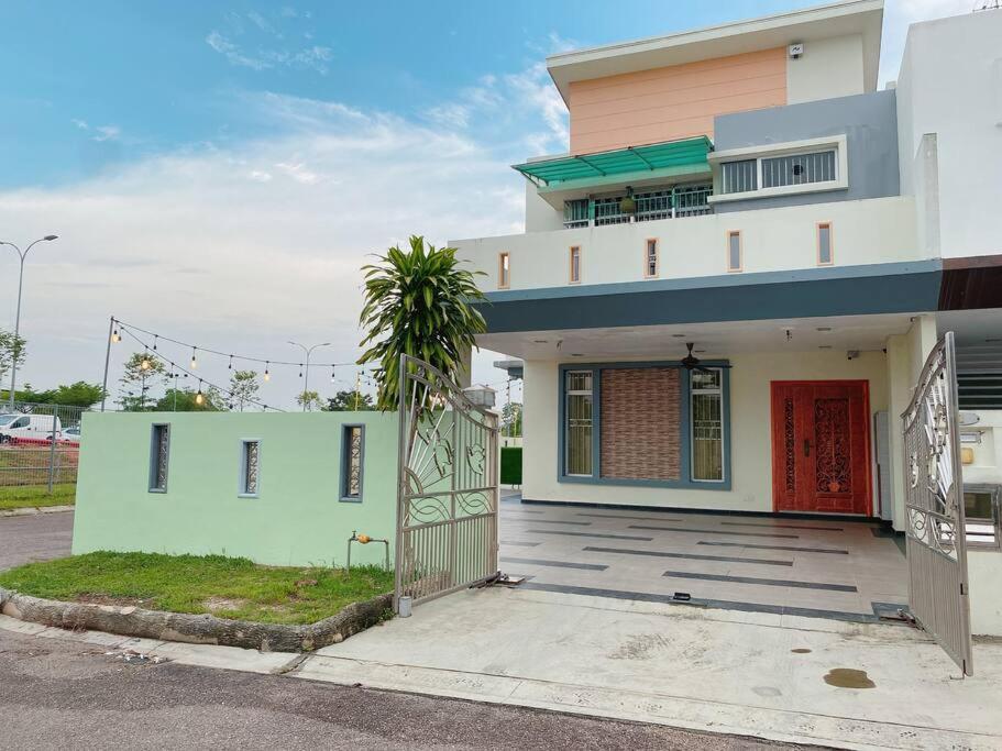 A05 Tebrau Austin In Desa Tebrau
