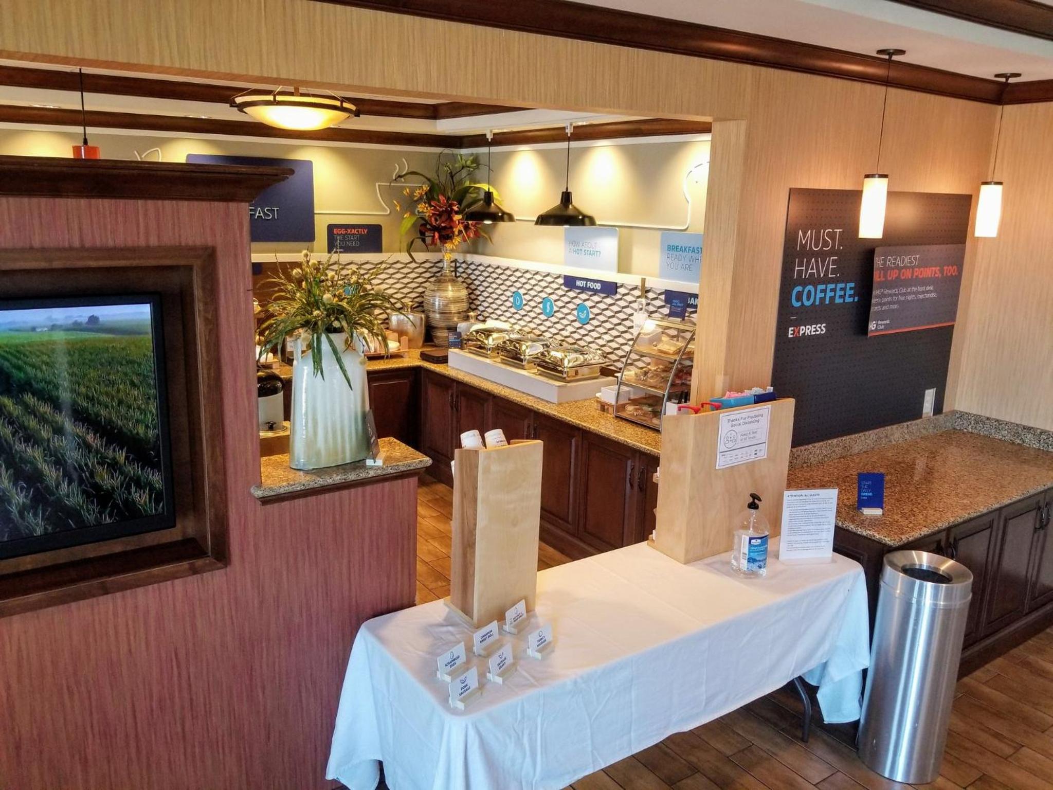 Holiday Inn Express & Suites Paducah West by IHG