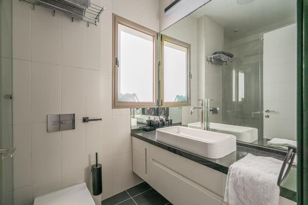 Luxury Beach 3BR view 5