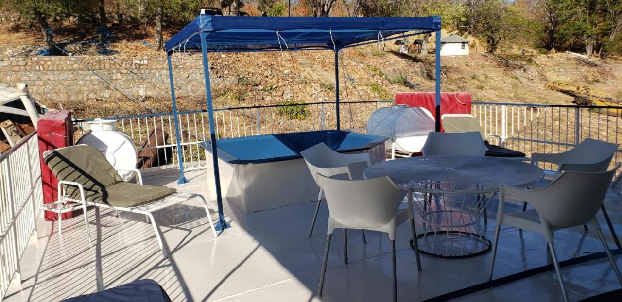 Houseboat with aircon and splash pool - 2128