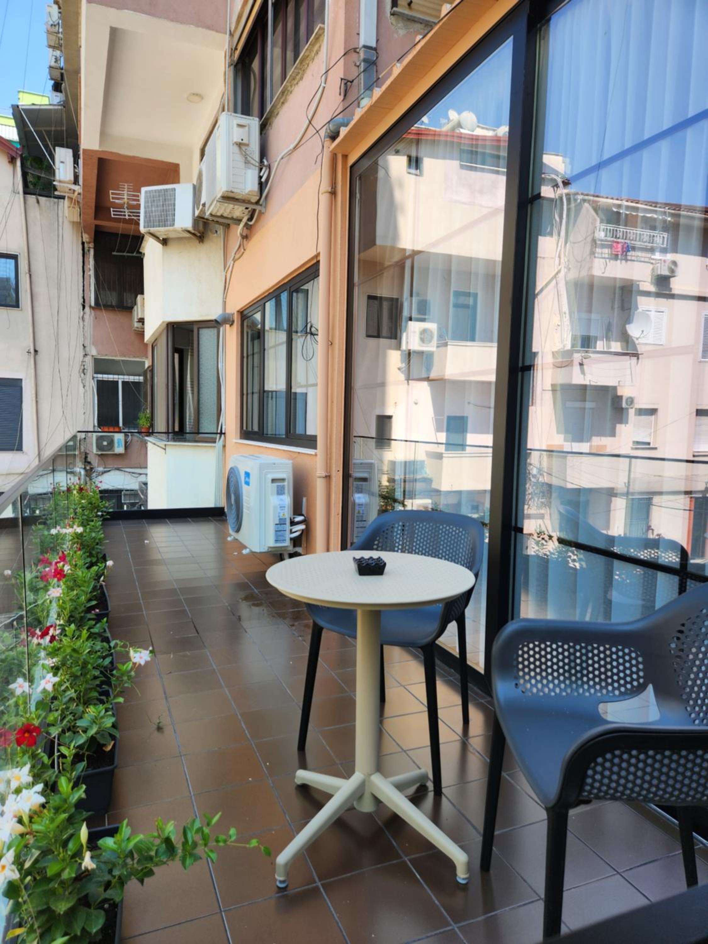 Vatër Apartments
