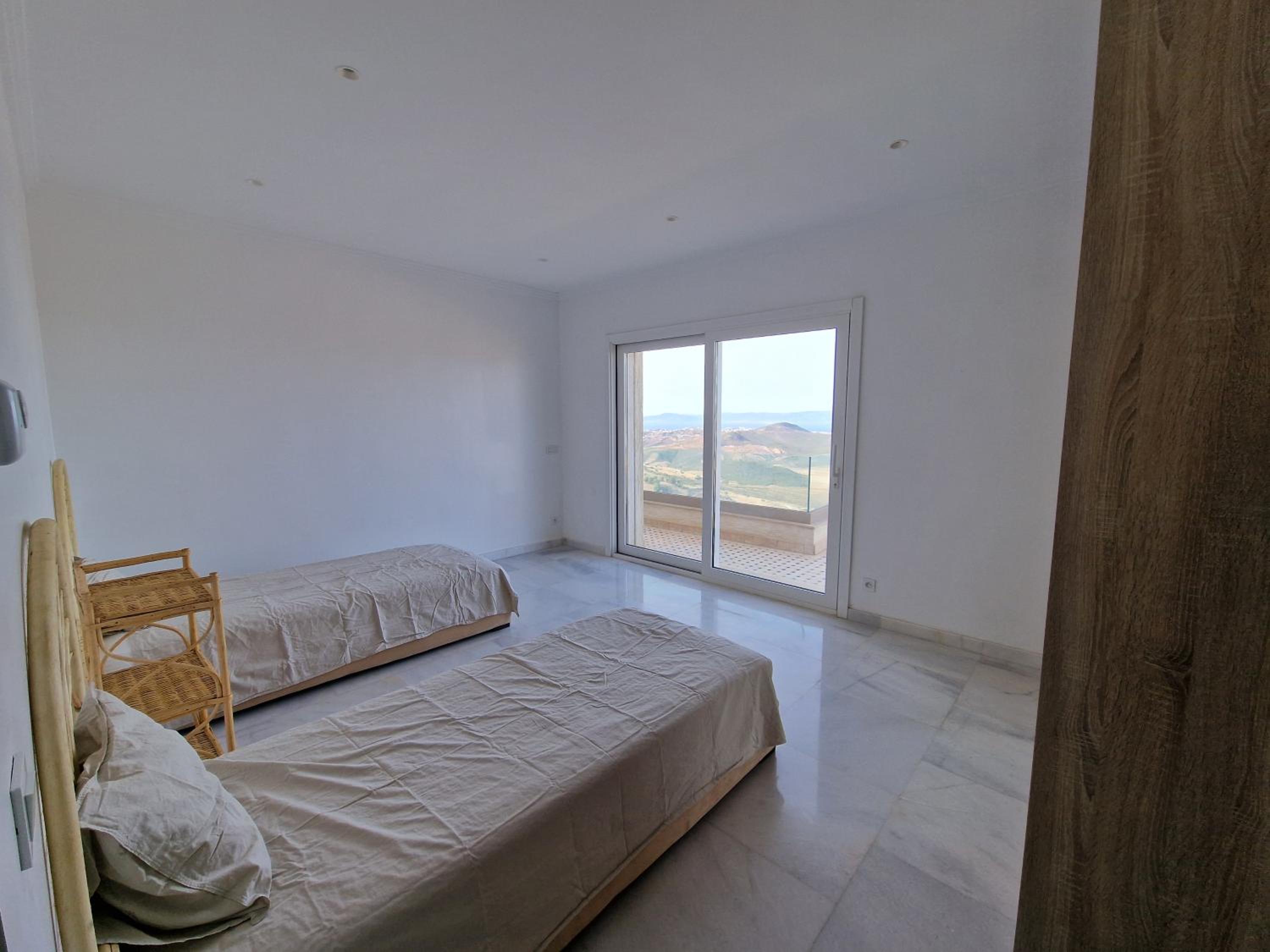 Villa Beni Mejmel avec vue exceptionnelle
