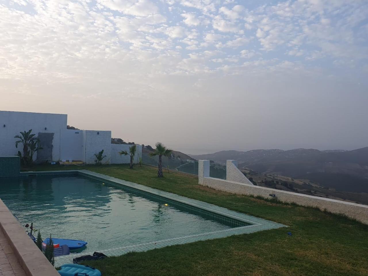 Villa Beni Mejmel avec vue exceptionnelle