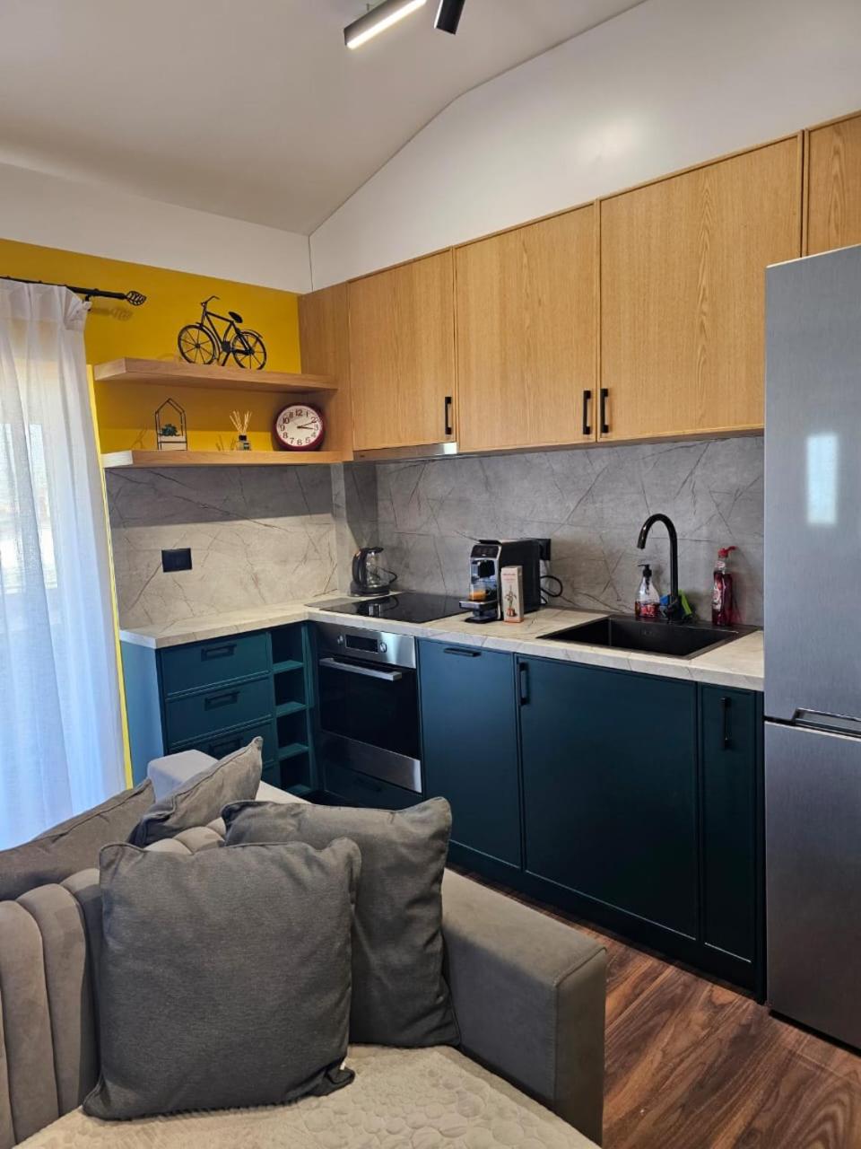 Drion Apartment with lake view