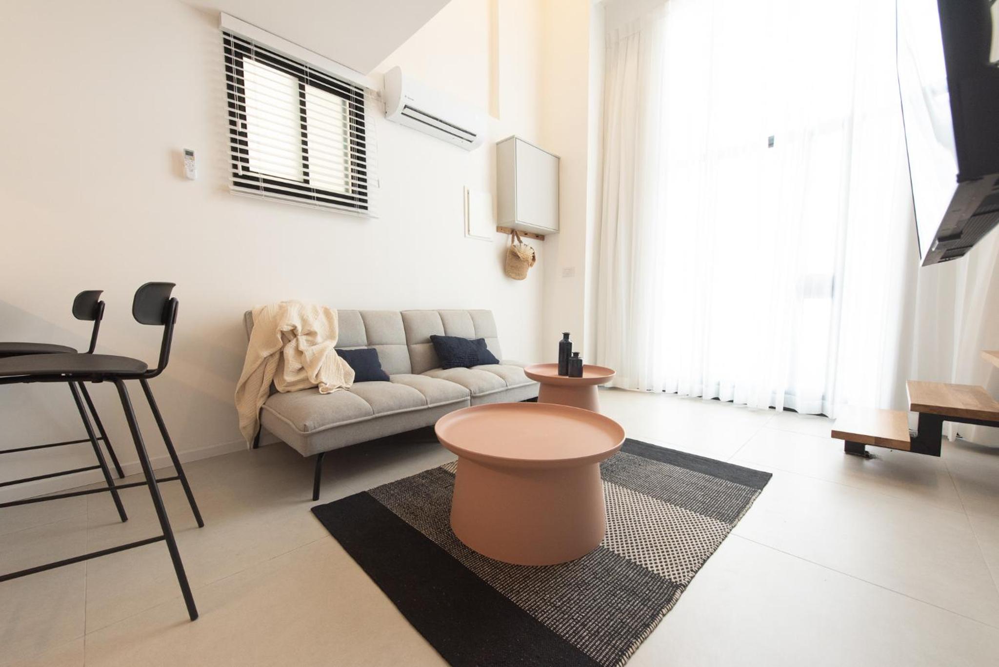PORT CITY HAIFA-Urbanic Loft Heart of Haifa Dwntwn view 5
