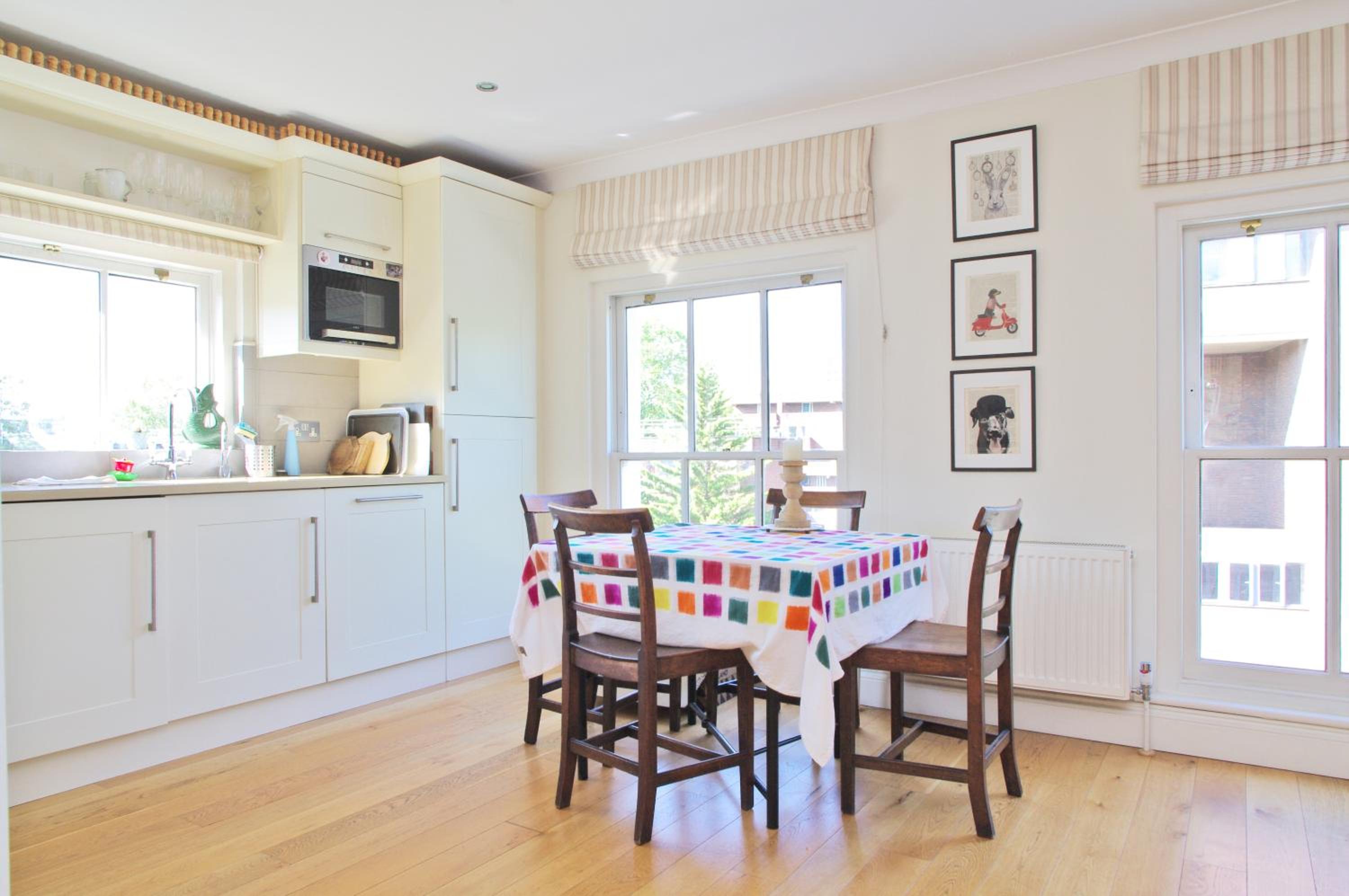 Spacious 2-Bedroom Notting Hill Flat Near Portobello Market