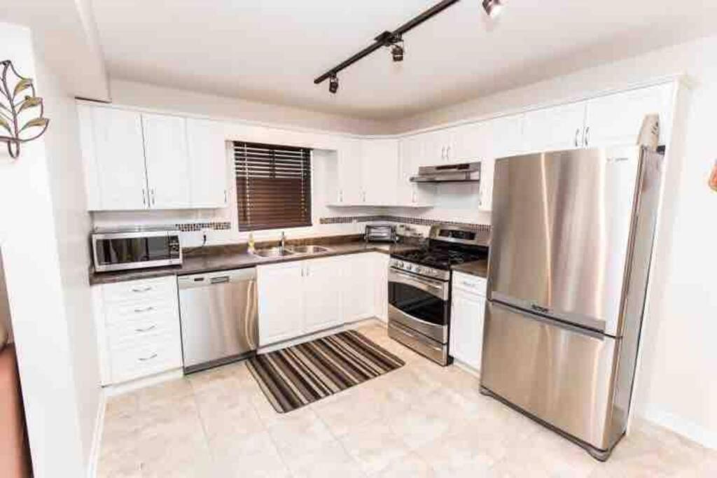 Beautiful Fallsview Home