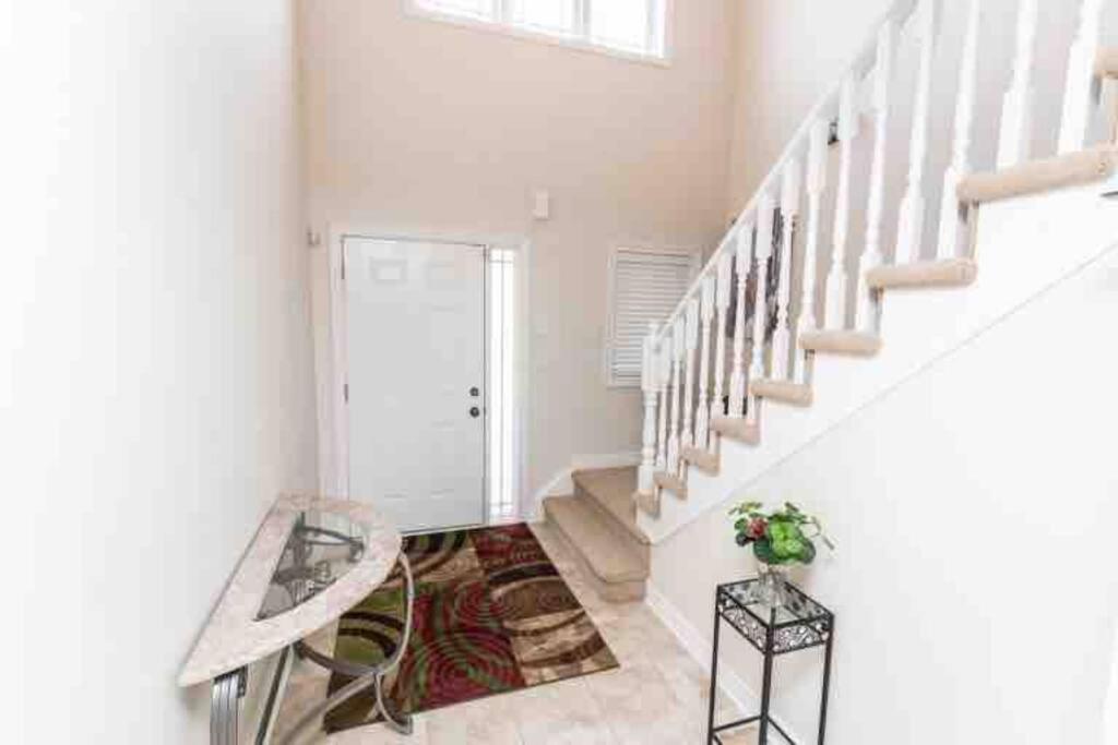 Beautiful Fallsview Home