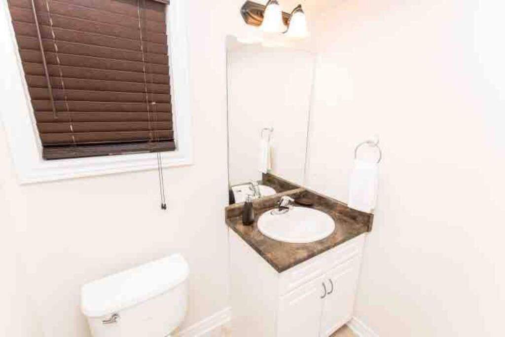 Beautiful Fallsview Home